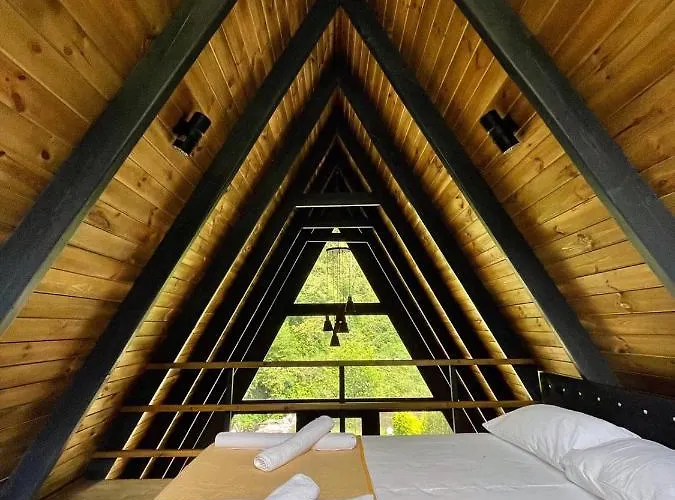 Bls Bungalove * ספנג'ה